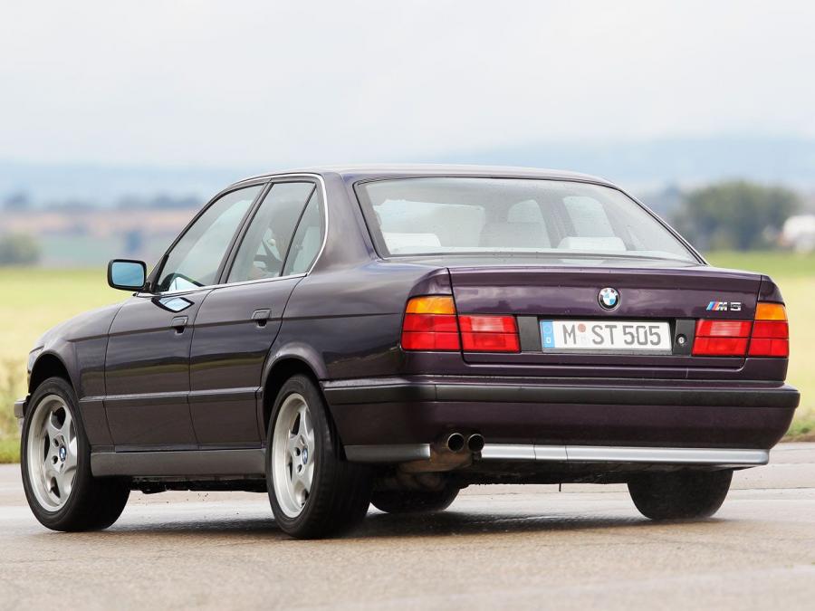  BMW M5 Sedan (E34) 1991 года  (WW) (фото 1 из 42)